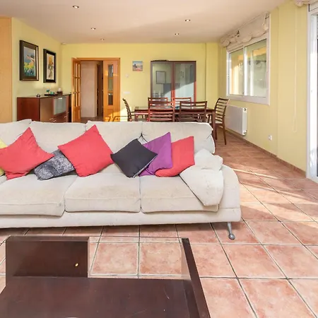 Casa Con Piscina * Калонже